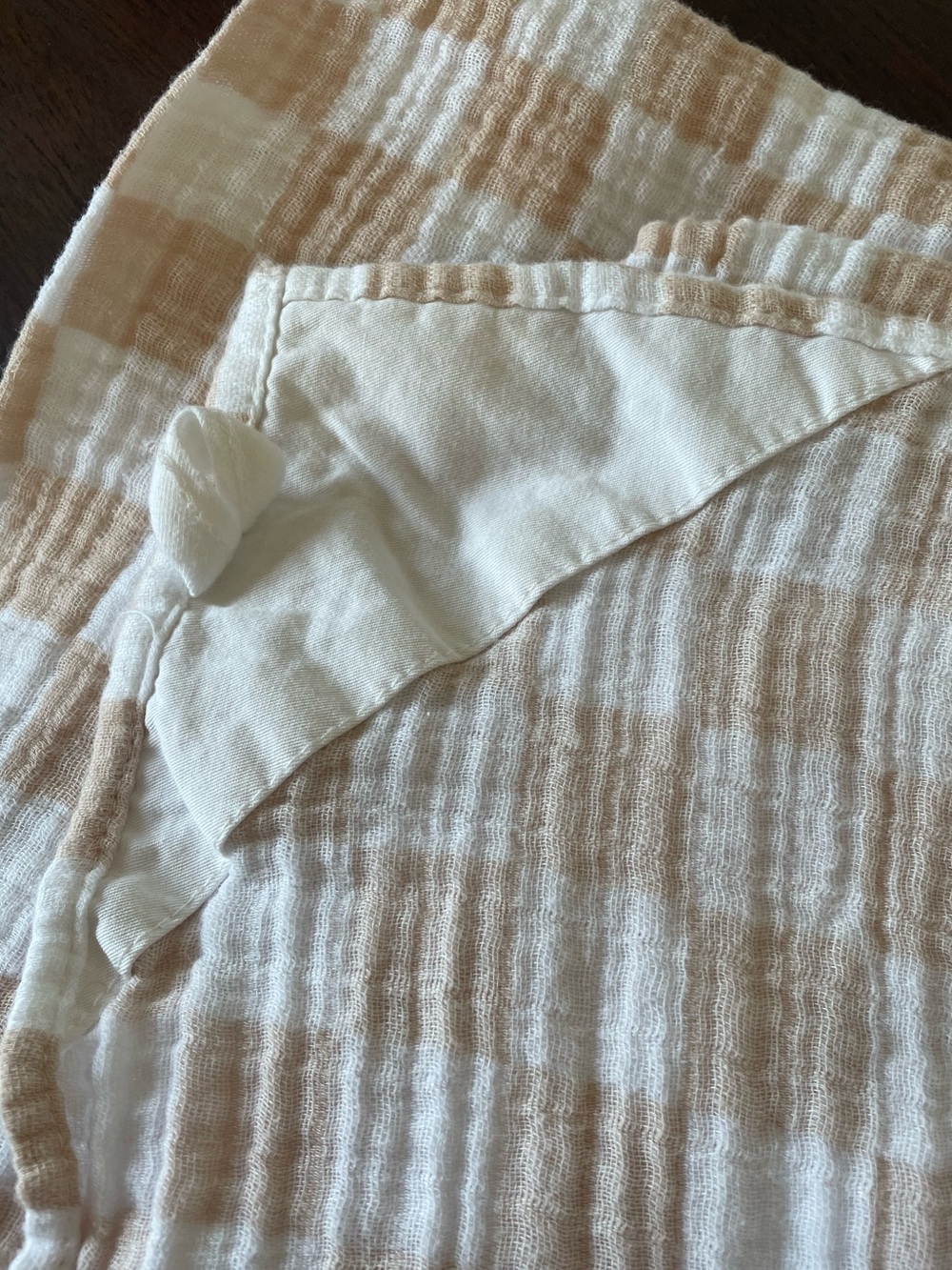 Itzy Ritzy Oversized Muslin Swaddle - Picture 4 of 5
